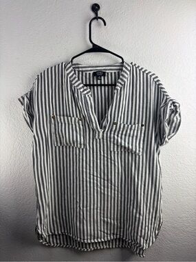 Jones New York Black & White Striped Blouse Size M
